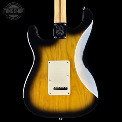 Used 2005 Fender 50th Anniversary Stratocaster 2-Tone Sunburst w/case TSU25274 image 8