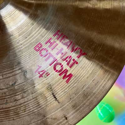 Paiste 14" 2002 Heavy Hi-Hat Cymbals (Pair) - Traditional - TOP HI HAT HAS SMALL CRACKS image 4