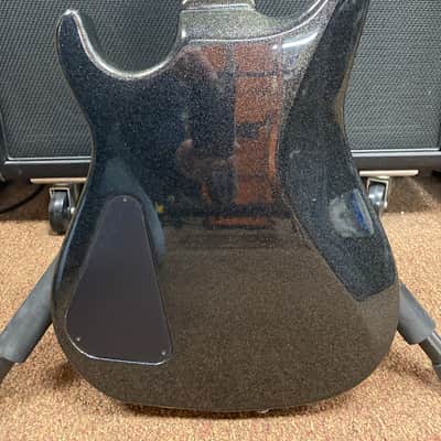 1990 Hamer Chaparral 5 String Bass with case. image 5
