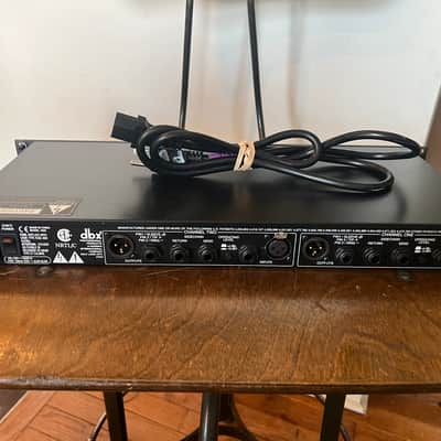 dbx 1066 Dual-Channel Compressor / Limiter / Gate with IEC power cable and rack mount bolts/washers image 5