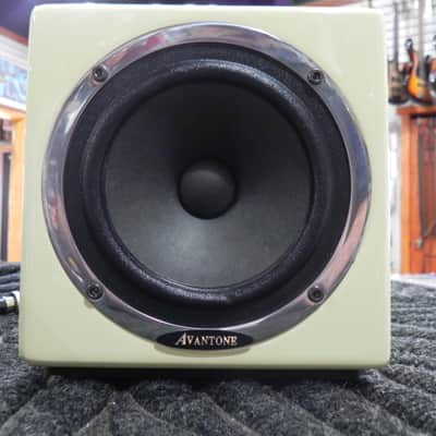 Avantone Pro Active MixCubes (Single) 2011 - Present - Buttercream image 3
