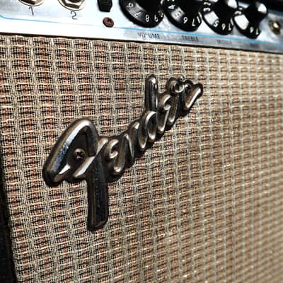Vintage 1970s Fender Vibrosonic Reverb Amp Silverface image 8