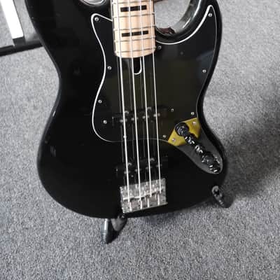 Sire Marcus Miller V7 4 String Eletric Bass image 2