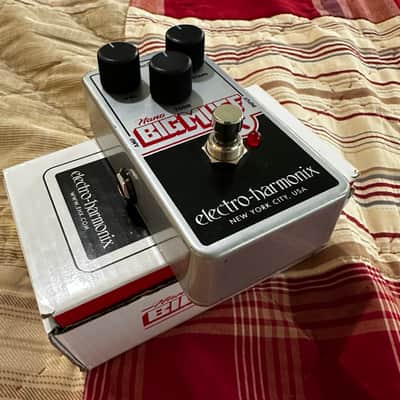 Electro-Harmonix Nano Big Muff Pi Distortion / Sustainer 2013 - Present - White / Black / Red image 2