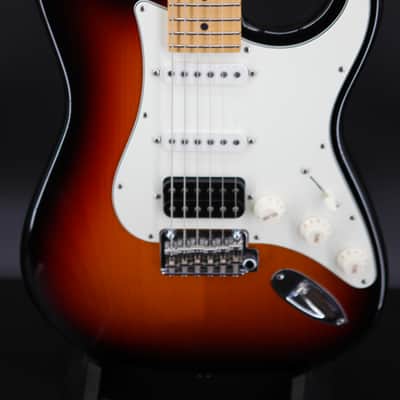 Suhr Classic S HSS with Maple Fretboard 2023 - 3 Tone Burst image 3