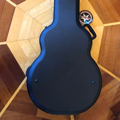 Road Runner RRMAJBO ABS Molded Jumbo Acoustic Guitar Case w/ Key image 6