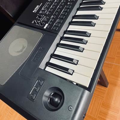 Korg Pa700 Professional Arranger Black edition image 3