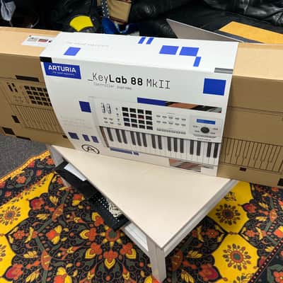 Arturia KeyLab 88 MkII MIDI Controller (Open Box, white) image 7