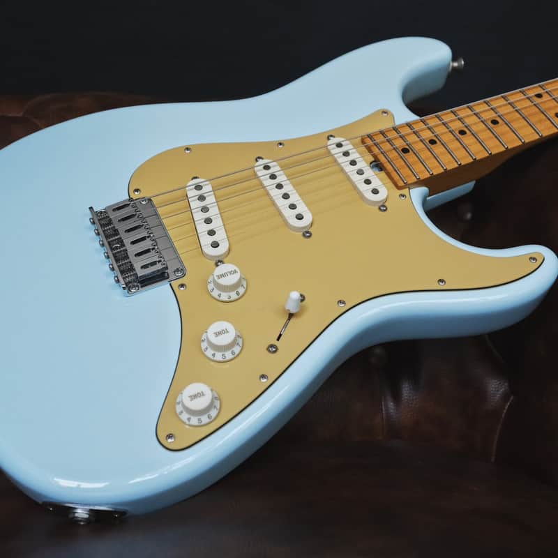 Suhr Custom Classic S Sonic Blue