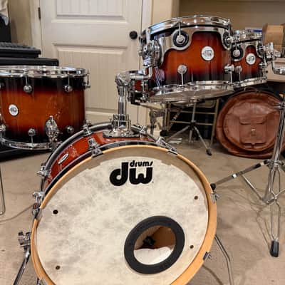 DW Design Series Frequent Flyer 12/14/20/5x14" 4pc Shell Pac with additional 8” tom 2014 - Present - Tobacco Burst image 2