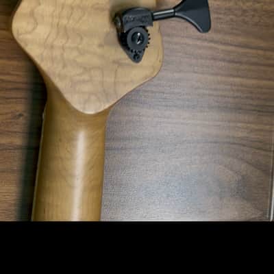 Zurlug Custom 4-String Bass – Ash Body – Flamed Maple Neck – Rosewood Fingerboard – Seymour Duncan Pickups – Hipshot Tuners – Handmade image 3