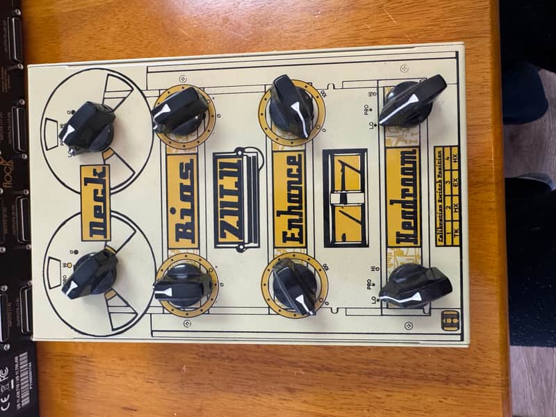 Immagine Handsome Audio Zulu Passive Analog Tape Simulator 2010s - Graphic - 1
