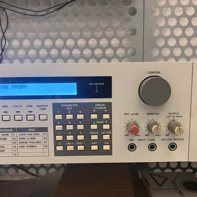 Akai S900 image 4