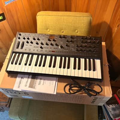 Oberheim TEO-5 44-Key 5-Voice Synthesizer 2024 - Present - Black image 2