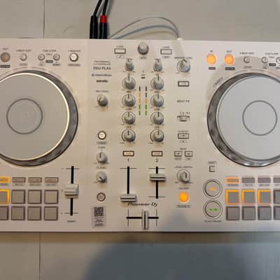 Pioneer DJ DDJ-FLX4-W 2-Channel DJ Controller for Rekordbox/Serato - White image 2