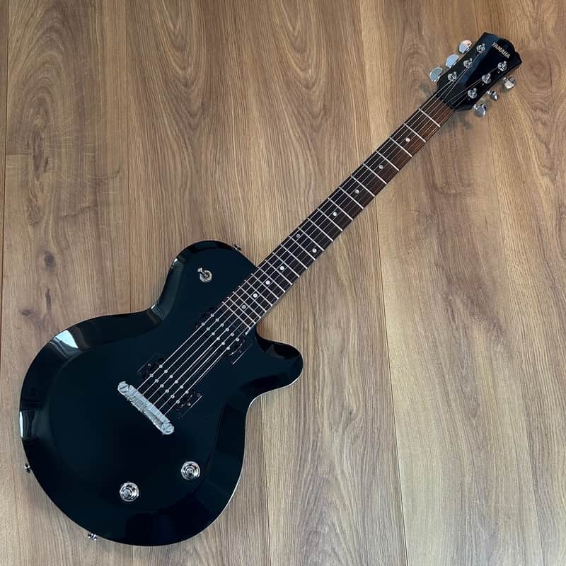 00’s Yamaha AES420 Black