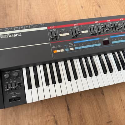Roland Juno-106 61-Key Programmable Polyphonic Synthesizer (Serviced / Warranty) image 4