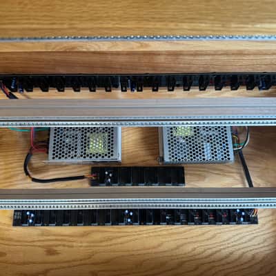 Halgren Electronics 104hp 9u Eurorack Case 2022 - Oak & Cherry, Clear poly image 3