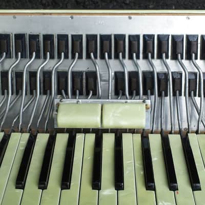 Bellini Accordion 41 Key 120 Base with Case image 4