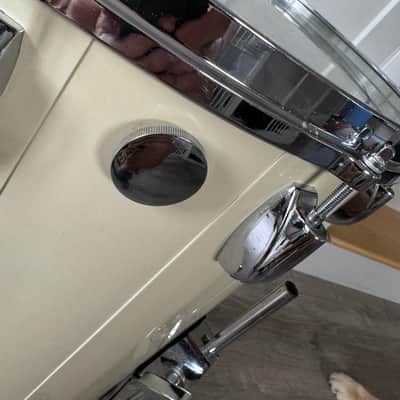 Gretsch Vintage Early 1980s 16x18 (18 Diameter) Floor Tom Jasper Shell White Nitron 100% Original Except Heads image 4