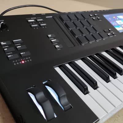 Akai Mpc Key 61 Standalone Synthesizer - Workstation image 5