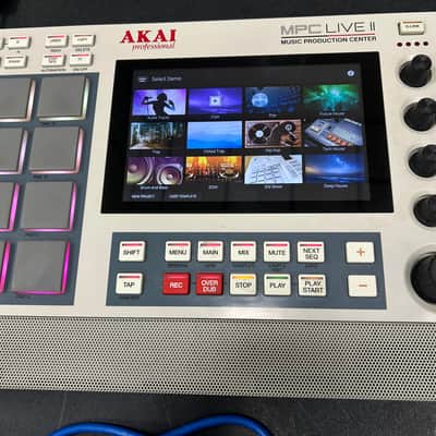 Akai MPC Live II Standalone Sampler / Sequencer Retro Edition 2020 - Present - Grey image 8
