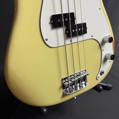 Fender Player II Precision Bass 4-String Bass Guitar Hialeah Yellow Finish image 6