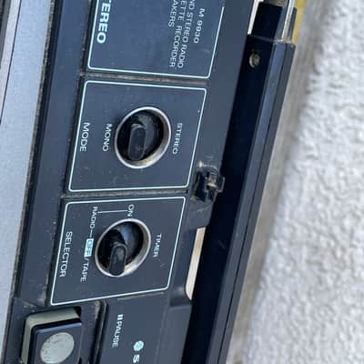 Vintage Sanyo M9930 Boom Box Cassette Recorder Stereo Radio Portable FOR PARTS OR REPAIRS image 7