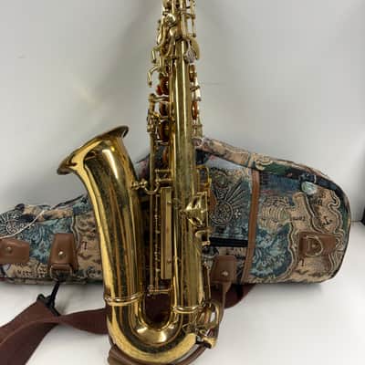 C.G. Conn 1970s Alto Saxaphone -- Brass Engraved Rose Design image 5