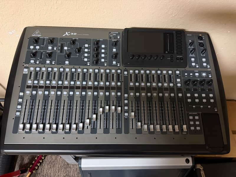 Behringer x32 image 1