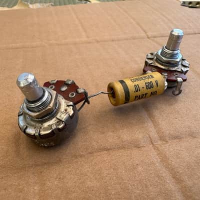 2 Vintage 1973 1974 Fender Guitar Stackpole 1 Meg Aud Pot Solid Shaft +0.01 Cap image 2