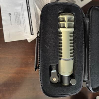 Electro-Voice RE20 Cardioid Dynamic Microphone 1968 - Present - Gray