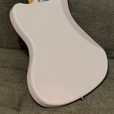 Fender MIJ Junior Collection Jazzmaster with Fender Gigbag - 2025 Model in Satin Shell Pink image 5