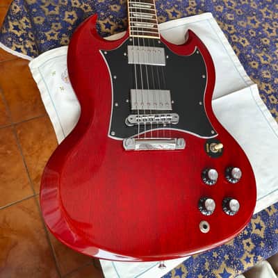 Gibson SG Standard Heritage Cherry 2016 with original case image 2