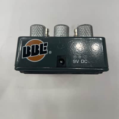 BBE Tremor V1 Optical Tremolo Analog Dual Mode Guitar Effect Pedal image 5