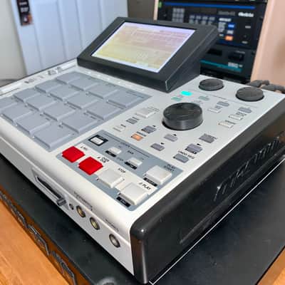 Akai MPC 1000 with new boards and switch’s