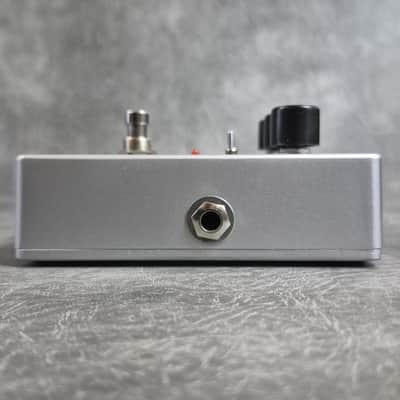 Electro-Harmonix Walking On The Moon Andy Summers Signature Flanger / Filter Matrix 2023 - Present - Silver / Black image 5