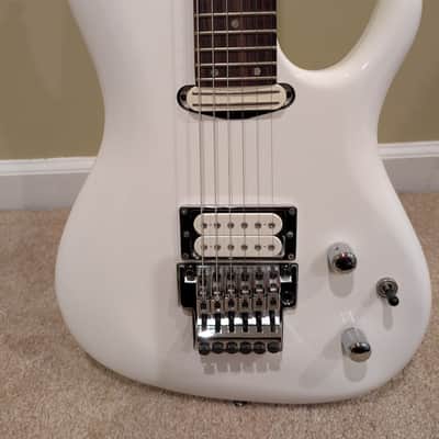 Ibanez JS2400-WH Joe Satriani Signature 2010 - 2014 - White image 2