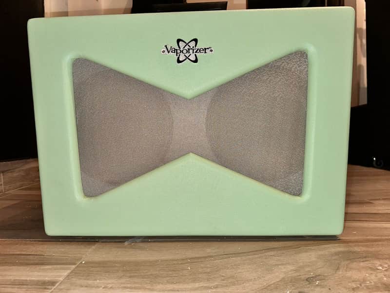 Fender Vaporizer Pawn Shop Series 12-Watt 2x10" Guitar Combo 2013 - 2014 - Surf Green image 1