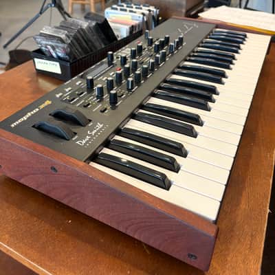 Dave Smith Instruments Mopho x4 Four-Voice Analog Synthesizer 2010s image 2