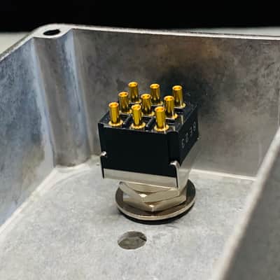 DeMont/Guyatone Premium 3PDT Soft Click Latched Footswitch image 5