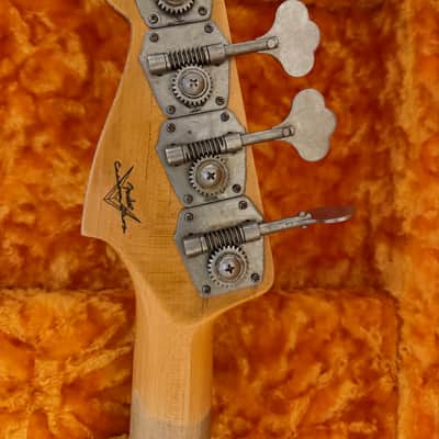 2019 Fender Custom Shop Limited Edition 1960 Precision Bass Heavy Relic  2019 - 3-tone Sunburst Nitro image 4