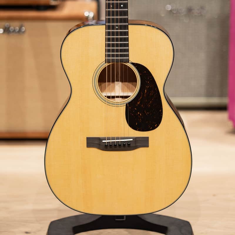 Martin Standard Series 00-18 | Reverb Canada
