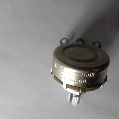 Vintage Fender Stratocaster 1966 pot 250K Strat image 3