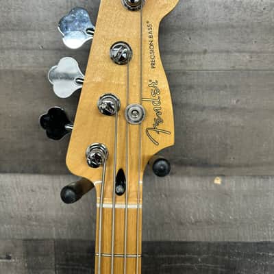 Fender P Bass Metallic Lake Placid Blue Killer Player Bass Mexican image 3