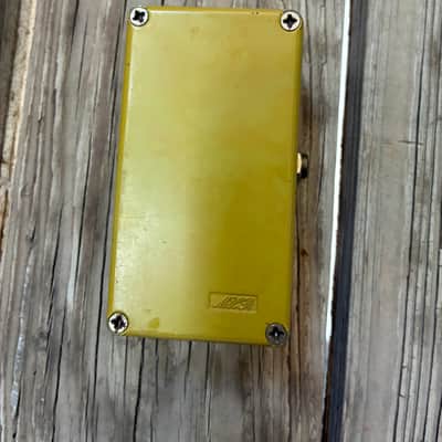 MXR MX-104 Script Distortion + 1973 - 1975 - Yellow vintage original script image 5