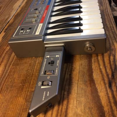 Junost-21 (Unost'-21) Soviet Analog synthesizer - keytar image 3