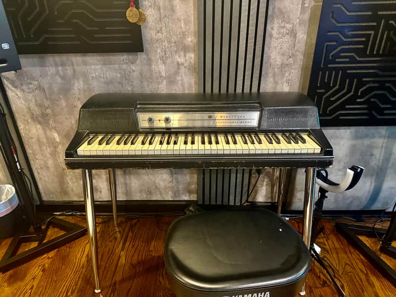 Wurlitzer 200A 64-Key Electric Piano 1974 - 1983 - Black image 1