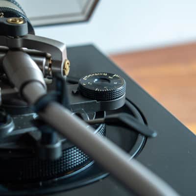 Technics SL-1200MK4 Black Direct Drive Turntable in Excellent condition image 16