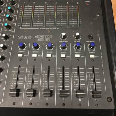 Peavey MD Series 16x6 Monitor Console w/Case image 2